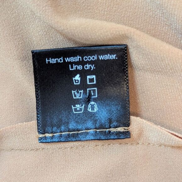 Norma Kamali Quiet Luxury Minimalist Capsule Neutral Preppy Elevated Chic Top LG - Picture 8 of 8